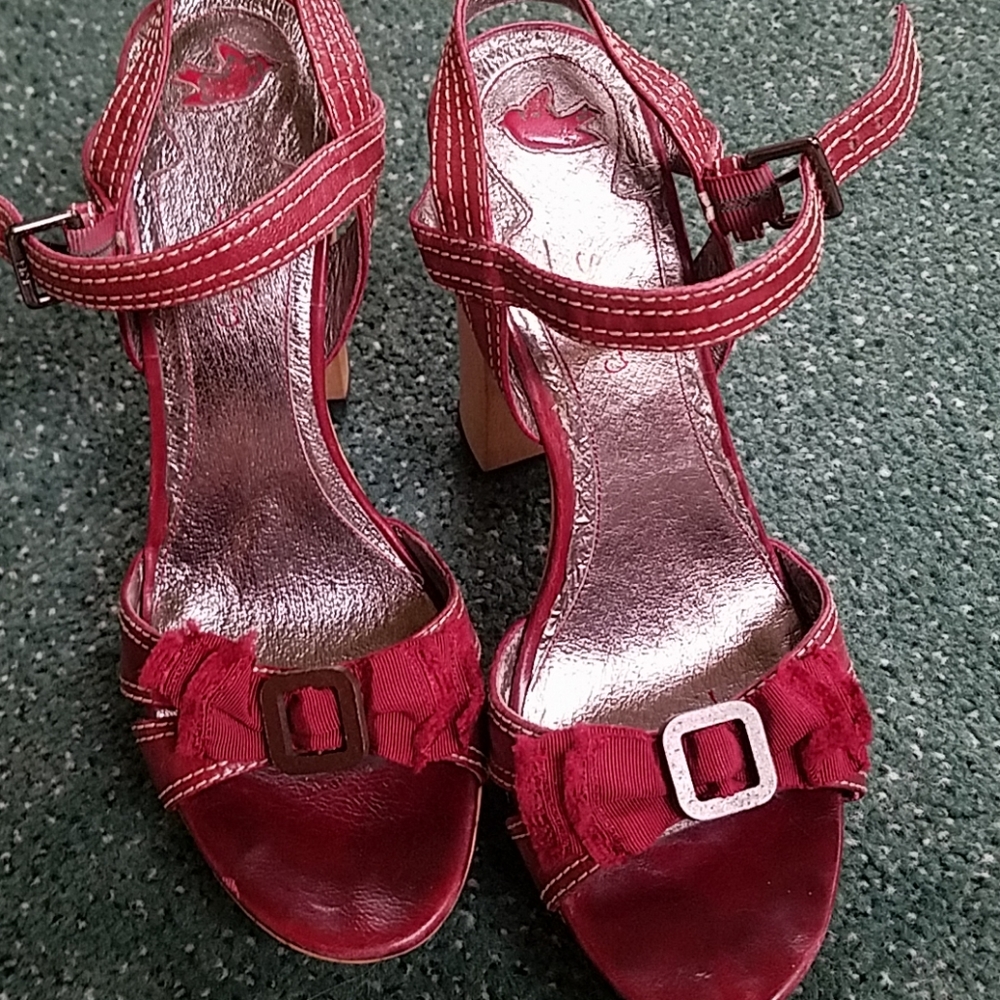 Maroon high heel sandles